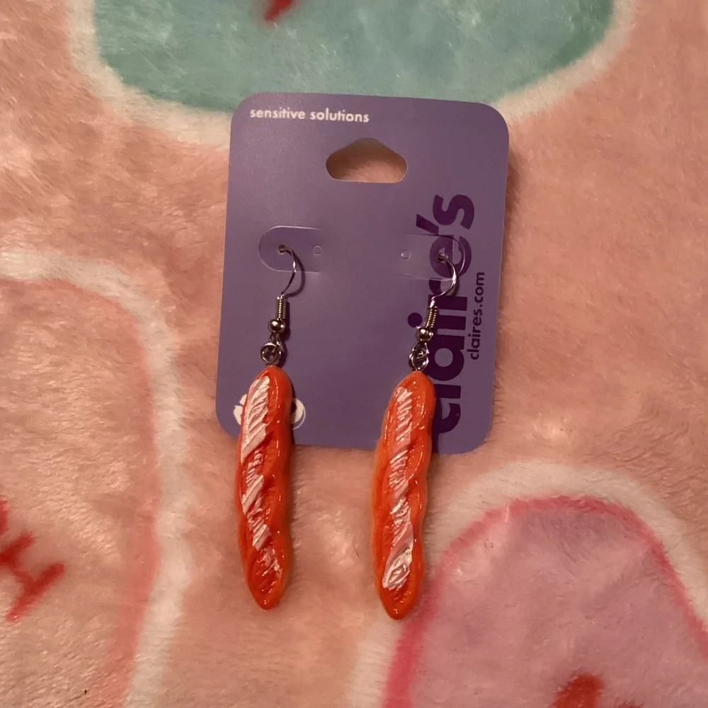 4/$15 💗 NWT Claire’s Novelty French Bread Loaf Earrings